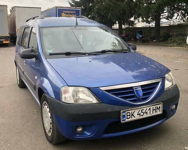 Синий Дачия Логан, объемом двигателя 1.6 л и пробегом 338 тыс. км за 4200 $, фото 1 на Automoto.ua