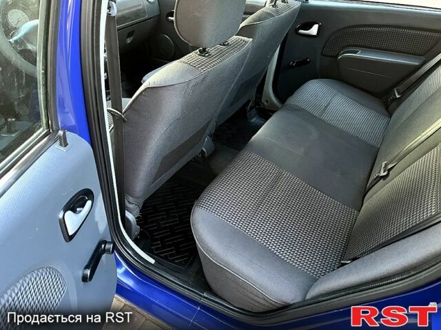 Синий Дачия Логан, объемом двигателя 1.6 л и пробегом 137 тыс. км за 4200 $, фото 5 на Automoto.ua