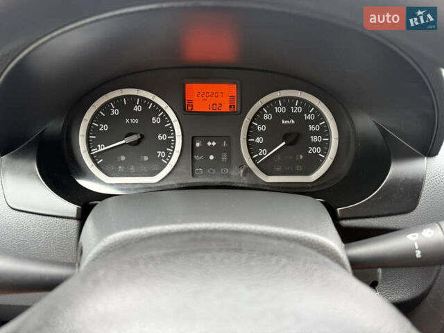 Дачия Логан 2008 в Ровно на Automoto.ua Синий Дачия Логан, объемом двигателя 1.6 л и пробегом 220 тыс. км за 5150 $, фото 12 на Automoto.ua