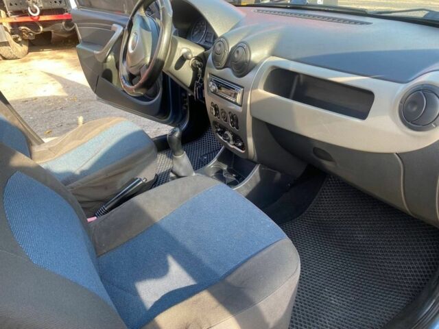 Синій Дачія Logan, об'ємом двигуна 1.4 л та пробігом 165 тис. км за 3200 $, фото 2 на Automoto.ua