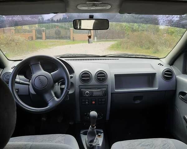 Синий Дачия Логан, объемом двигателя 1.39 л и пробегом 135 тыс. км за 1950 $, фото 20 на Automoto.ua