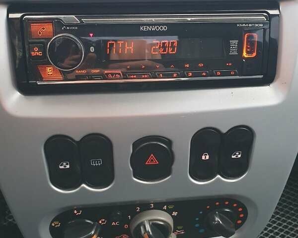 Синій Дачія Logan, об'ємом двигуна 1.6 л та пробігом 234 тис. км за 4500 $, фото 19 на Automoto.ua