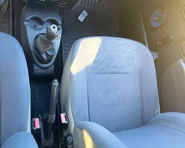 Синий Дачия Логан, объемом двигателя 1.6 л и пробегом 332 тыс. км за 4500 $, фото 11 на Automoto.ua