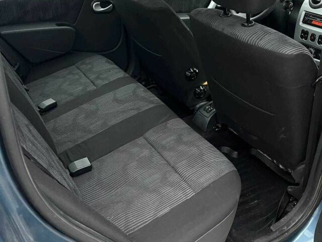 Синій Дачія Logan, об'ємом двигуна 1.4 л та пробігом 68 тис. км за 3200 $, фото 12 на Automoto.ua