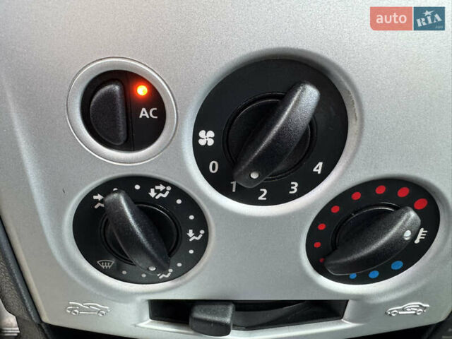 Синий Дачия Логан, объемом двигателя 1.6 л и пробегом 250 тыс. км за 3300 $, фото 26 на Automoto.ua