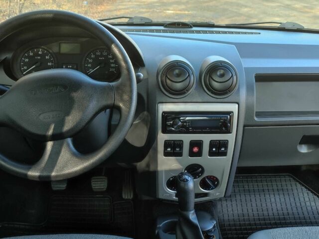 Синий Дачия Логан, объемом двигателя 1.4 л и пробегом 97 тыс. км за 5000 $, фото 11 на Automoto.ua