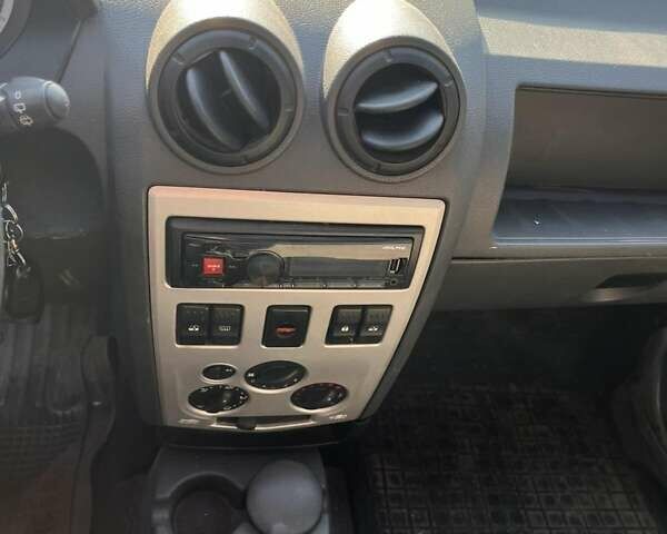Дачия Логан 2008 в Софіївська Борщагівка на Automoto.ua Синий Дачия Логан, объемом двигателя 1.6 л и пробегом 296 тыс. км за 2800 $, фото 2 на Automoto.ua