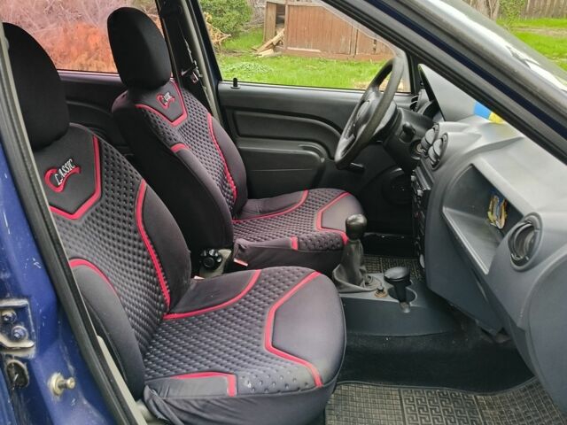 Синій Дачія Logan, об'ємом двигуна 1.4 л та пробігом 340 тис. км за 2200 $, фото 3 на Automoto.ua