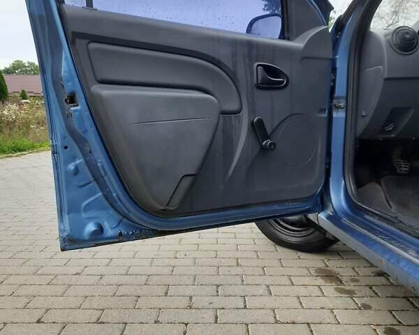 Синий Дачия Логан, объемом двигателя 1.39 л и пробегом 135 тыс. км за 1950 $, фото 14 на Automoto.ua