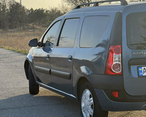 Синий Дачия Логан, объемом двигателя 1.6 л и пробегом 186 тыс. км за 5500 $, фото 2 на Automoto.ua