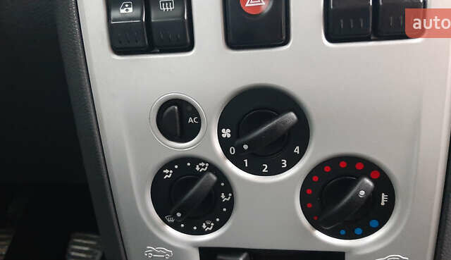 Синій Дачія Logan, об'ємом двигуна 1.6 л та пробігом 245 тис. км за 5650 $, фото 32 на Automoto.ua