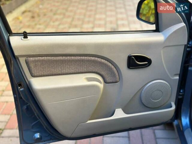 Синий Дачия Логан, объемом двигателя 1.6 л и пробегом 243 тыс. км за 4999 $, фото 33 на Automoto.ua