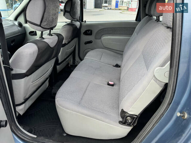 Синий Дачия Логан, объемом двигателя 1.6 л и пробегом 250 тыс. км за 3300 $, фото 15 на Automoto.ua