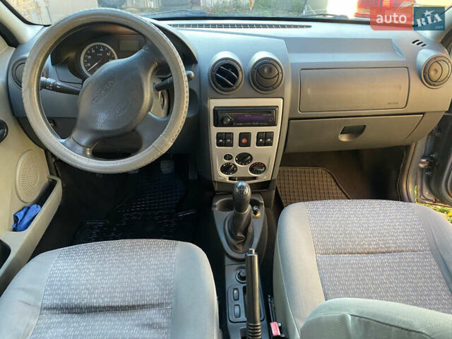 Синий Дачия Логан, объемом двигателя 1.6 л и пробегом 272 тыс. км за 4200 $, фото 6 на Automoto.ua