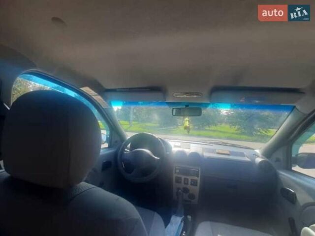 Синий Дачия Логан, объемом двигателя 1.39 л и пробегом 210 тыс. км за 2900 $, фото 1 на Automoto.ua