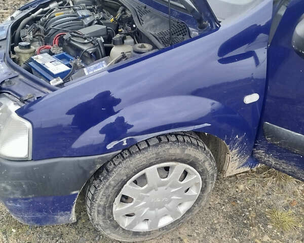 Синій Дачія Logan, об'ємом двигуна 1.6 л та пробігом 246 тис. км за 4300 $, фото 4 на Automoto.ua