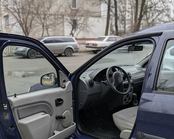 Синій Дачія Logan, об'ємом двигуна 1.4 л та пробігом 270 тис. км за 3250 $, фото 10 на Automoto.ua