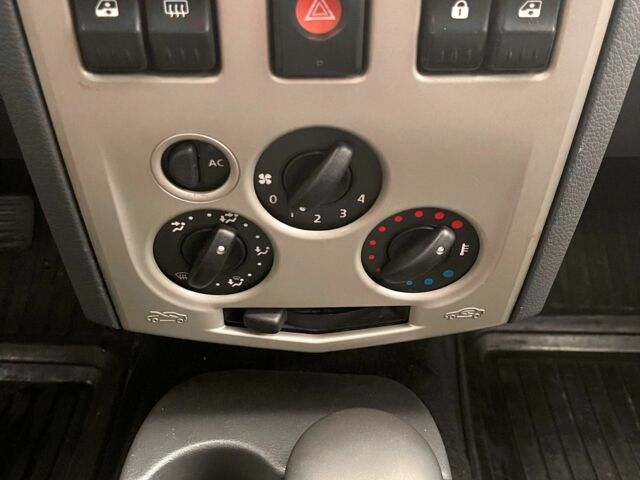 Синий Дачия Логан, объемом двигателя 1.4 л и пробегом 225 тыс. км за 4400 $, фото 12 на Automoto.ua