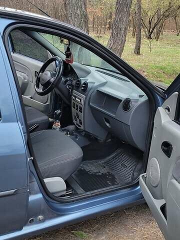 Синій Дачія Logan, об'ємом двигуна 1.39 л та пробігом 170 тис. км за 4300 $, фото 3 на Automoto.ua