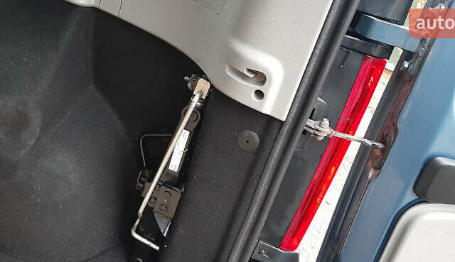 Синій Дачія Logan, об'ємом двигуна 1.6 л та пробігом 245 тис. км за 5650 $, фото 37 на Automoto.ua