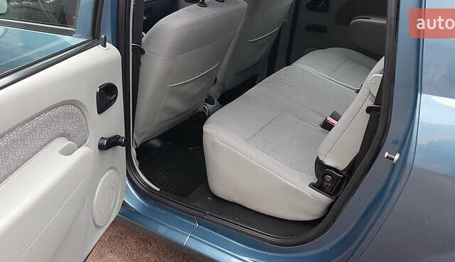 Синій Дачія Logan, об'ємом двигуна 1.6 л та пробігом 245 тис. км за 5650 $, фото 44 на Automoto.ua