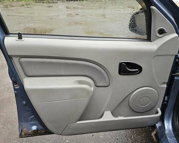 Синій Дачія Logan, об'ємом двигуна 1.6 л та пробігом 200 тис. км за 1200 $, фото 12 на Automoto.ua