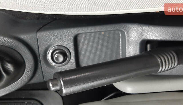 Синій Дачія Logan, об'ємом двигуна 1.6 л та пробігом 245 тис. км за 5650 $, фото 30 на Automoto.ua