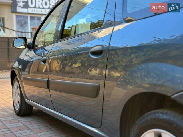 Синий Дачия Логан, объемом двигателя 1.6 л и пробегом 243 тыс. км за 4999 $, фото 8 на Automoto.ua