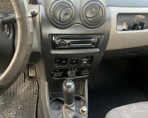 Синий Дачия Логан, объемом двигателя 1.39 л и пробегом 116 тыс. км за 3850 $, фото 8 на Automoto.ua