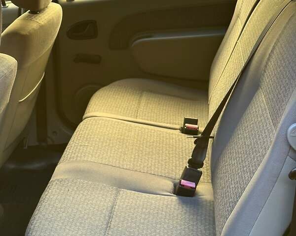 Синий Дачия Логан, объемом двигателя 1.6 л и пробегом 243 тыс. км за 4999 $, фото 32 на Automoto.ua