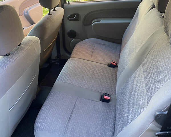 Синий Дачия Логан, объемом двигателя 1.6 л и пробегом 272 тыс. км за 4200 $, фото 10 на Automoto.ua