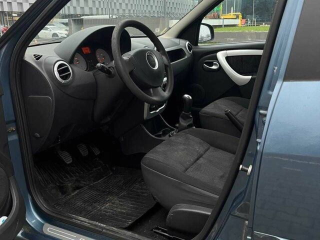 Синій Дачія Logan, об'ємом двигуна 1.4 л та пробігом 68 тис. км за 3200 $, фото 5 на Automoto.ua