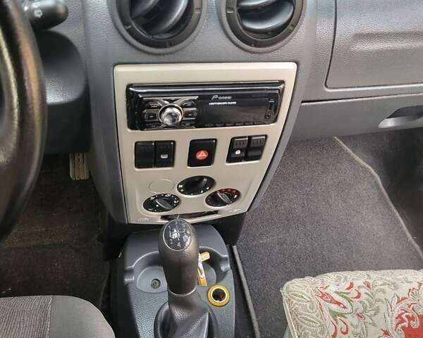 Синий Дачия Логан, объемом двигателя 1.39 л и пробегом 188 тыс. км за 4300 $, фото 6 на Automoto.ua