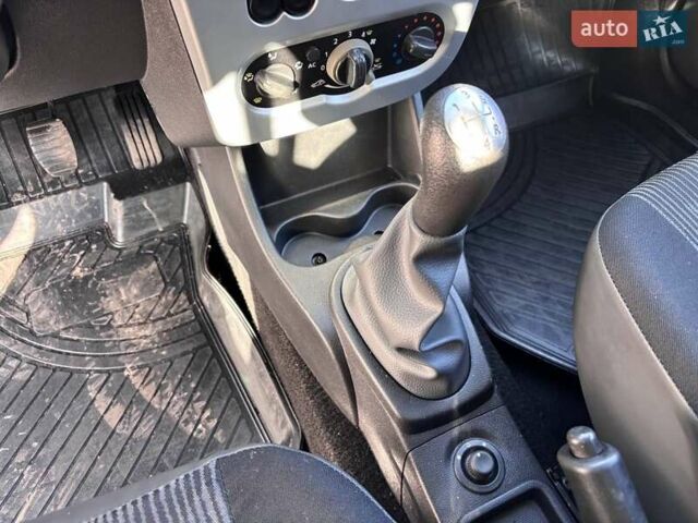 Синій Дачія Logan, об'ємом двигуна 1.6 л та пробігом 189 тис. км за 6500 $, фото 20 на Automoto.ua