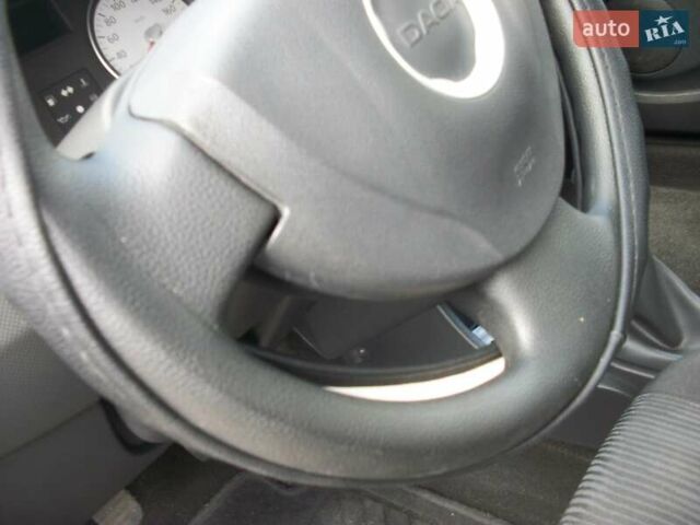 Синий Дачия Логан, объемом двигателя 1.6 л и пробегом 168 тыс. км за 6999 $, фото 25 на Automoto.ua