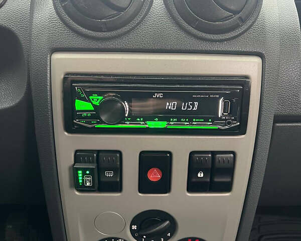 Синий Дачия Логан, объемом двигателя 1.4 л и пробегом 213 тыс. км за 5700 $, фото 10 на Automoto.ua