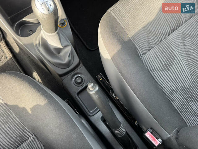 Синій Дачія Logan, об'ємом двигуна 1.6 л та пробігом 198 тис. км за 6550 $, фото 45 на Automoto.ua