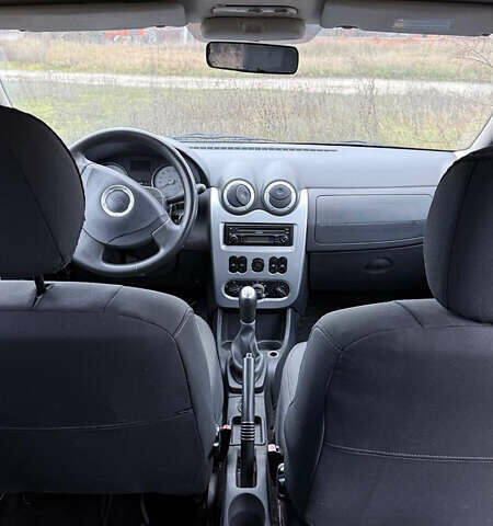 Синій Дачія Logan, об'ємом двигуна 1.46 л та пробігом 212 тис. км за 6000 $, фото 9 на Automoto.ua