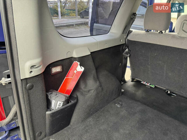 Дачія Logan 2009 у Рівному на Automoto.ua Синій Дачія Logan, об'ємом двигуна 0 л та пробігом 173 тис. км за 5490 $, фото 32 на Automoto.ua