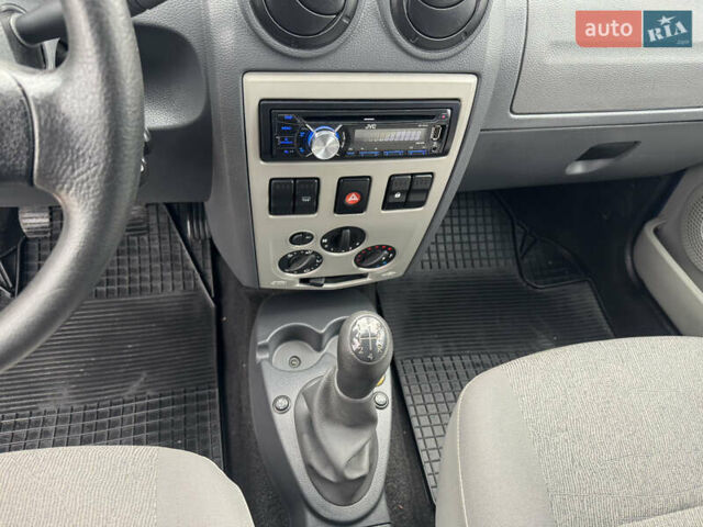 Дачія Logan 2009 у Рівному на Automoto.ua Синій Дачія Logan, об'ємом двигуна 0 л та пробігом 173 тис. км за 5490 $, фото 18 на Automoto.ua