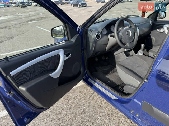 Синій Дачія Logan, об'ємом двигуна 1.6 л та пробігом 198 тис. км за 6550 $, фото 36 на Automoto.ua