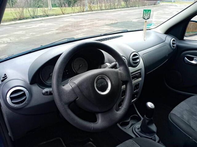 Синій Дачія Logan, об'ємом двигуна 1.4 л та пробігом 169 тис. км за 4500 $, фото 4 на Automoto.ua