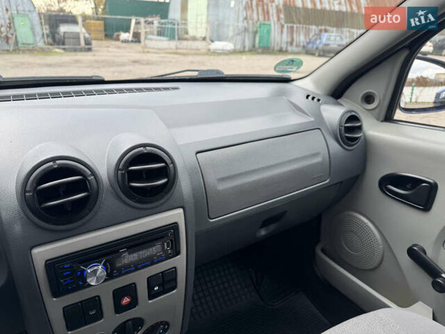 Дачія Logan 2009 у Рівному на Automoto.ua Синій Дачія Logan, об'ємом двигуна 0 л та пробігом 173 тис. км за 5490 $, фото 21 на Automoto.ua