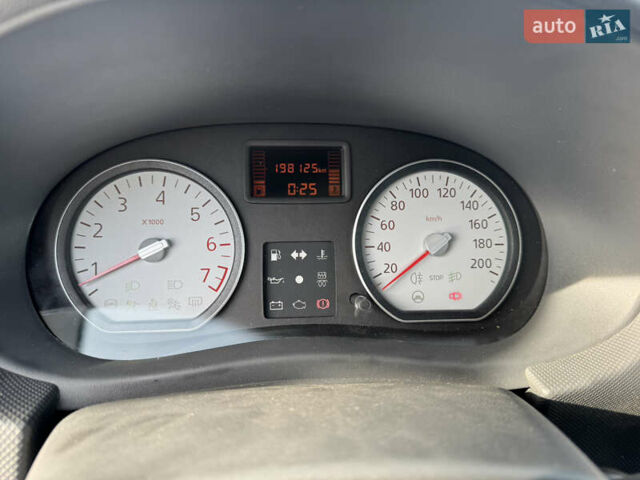 Синій Дачія Logan, об'ємом двигуна 1.6 л та пробігом 198 тис. км за 6550 $, фото 43 на Automoto.ua