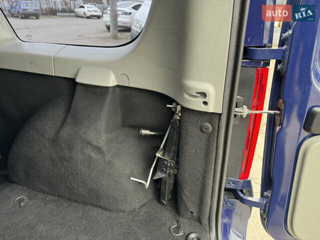 Дачія Logan 2009 у Рівному на Automoto.ua Синій Дачія Logan, об'ємом двигуна 0 л та пробігом 173 тис. км за 5490 $, фото 31 на Automoto.ua