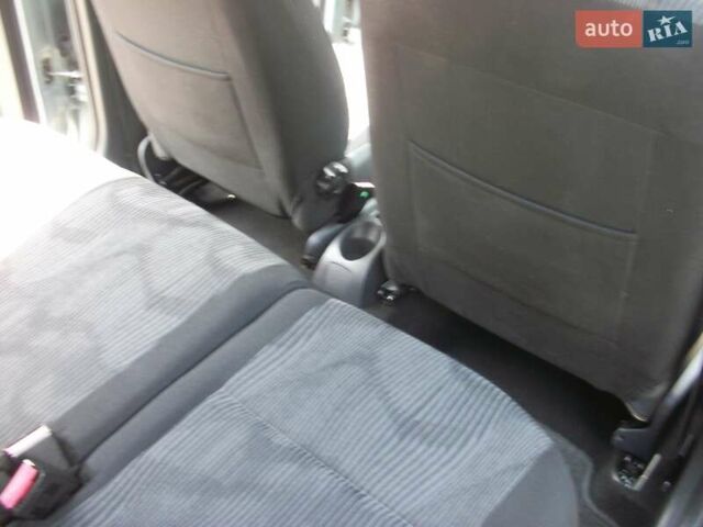 Синий Дачия Логан, объемом двигателя 1.6 л и пробегом 168 тыс. км за 6999 $, фото 23 на Automoto.ua