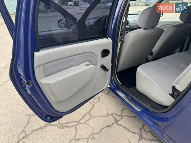Дачія Logan 2009 у Рівному на Automoto.ua Синій Дачія Logan, об'ємом двигуна 0 л та пробігом 173 тис. км за 5490 $, фото 22 на Automoto.ua