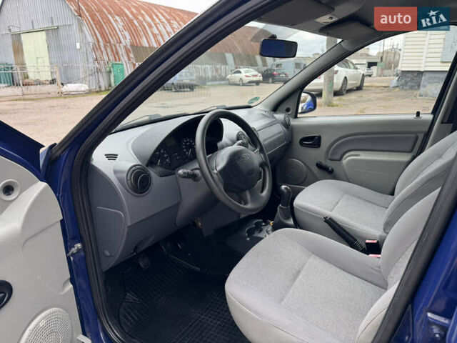 Дачія Logan 2009 у Рівному на Automoto.ua Синій Дачія Logan, об'ємом двигуна 0 л та пробігом 173 тис. км за 5490 $, фото 13 на Automoto.ua