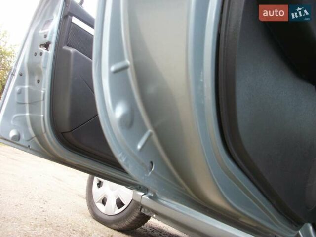 Синий Дачия Логан, объемом двигателя 1.6 л и пробегом 168 тыс. км за 6999 $, фото 28 на Automoto.ua