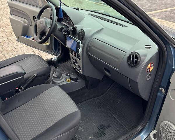 Синий Дачия Логан, объемом двигателя 1.46 л и пробегом 355 тыс. км за 3650 $, фото 28 на Automoto.ua